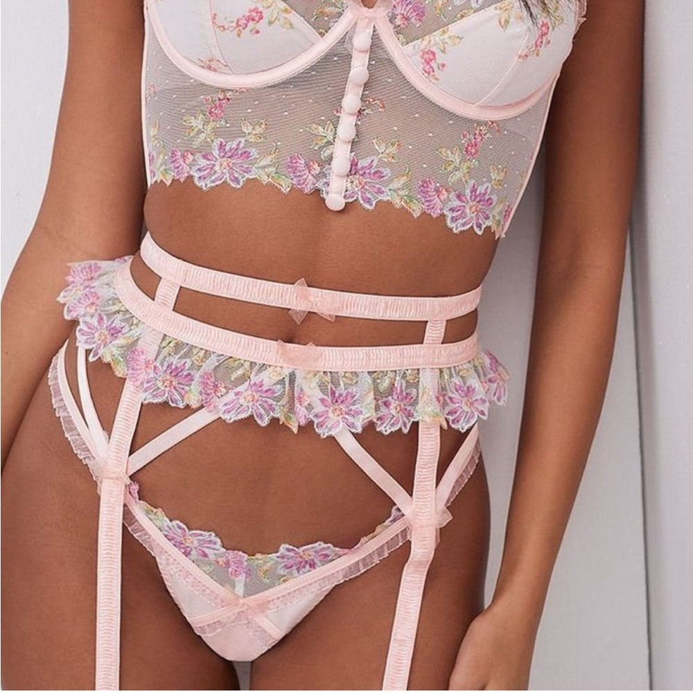NWT For Love & Lemons April Bloom Garter Belt Pink Floral